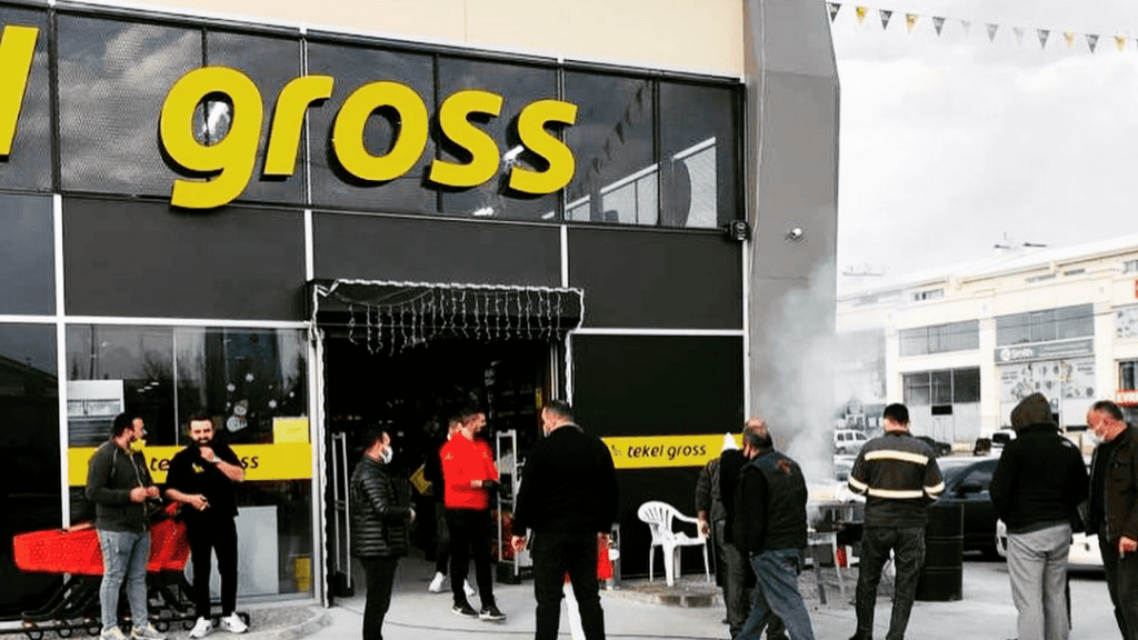 Şahin Tekel Gross Ankara Şehrimizde Tekel / Tütün ve Malzemeleri Toptancılığı Yapmaktadır.