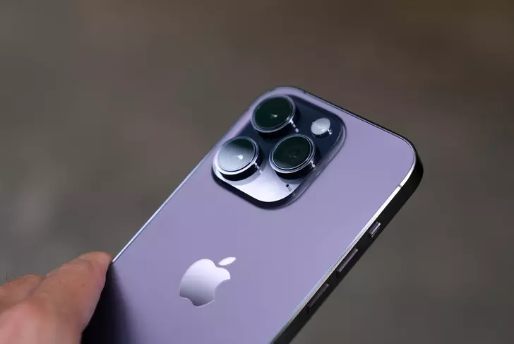 iPhone 15 Pro, Apple’ın iPhone XS’ten bu yana çıkardığı en hafif Pro model olabilir!