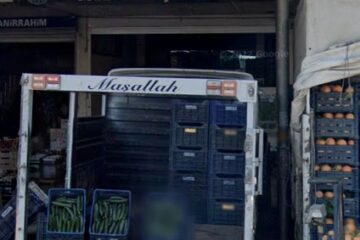 Süleyman Öner Meyve Komisyoncusu Mersin Toptancı Halinde Sebze - Meyve Komisyonculuğu Yapmaktadır.